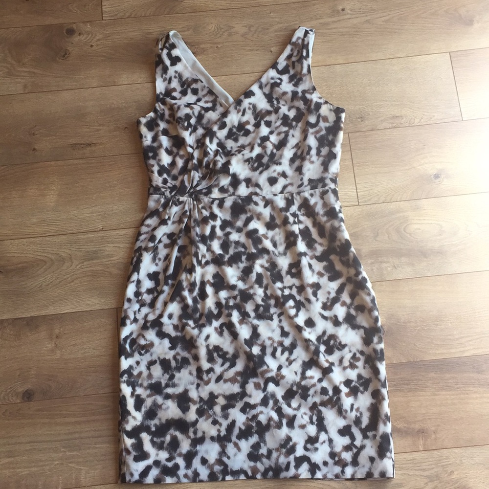 Ann Taylor Sleeveless wrap Dress Size 8 P wedding guest dress